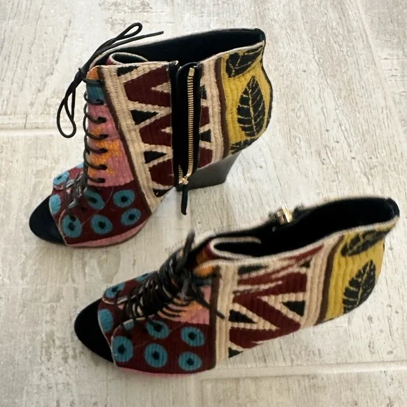 Burberry Multicolor Lace-Up Boots - Picture 3 of 8